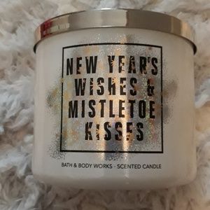 Merry Mistletoe candle